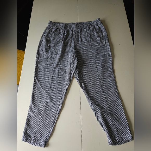 Old Navy High Rise Straight Taper Linen Blend Pants - Picture 6 of 12